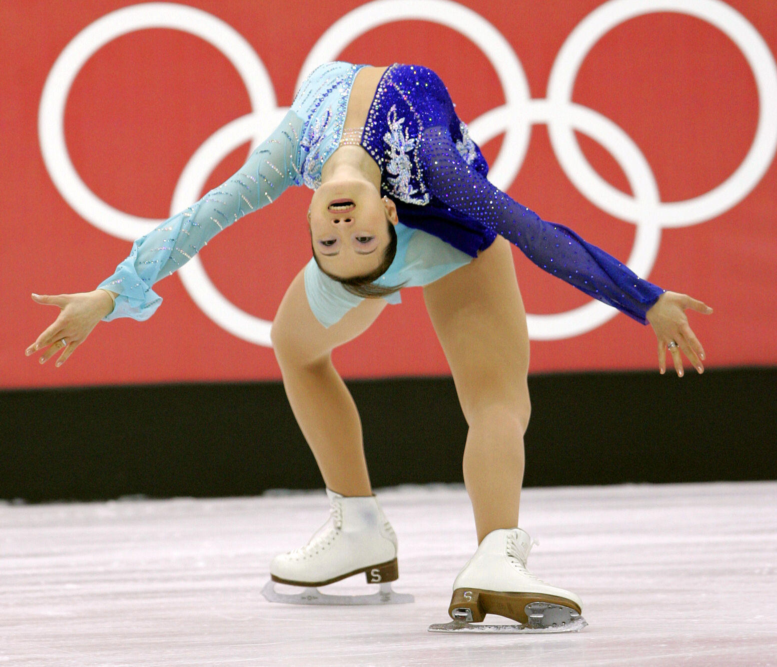 2006: Japan’s Shizuka Arakawa stuns favorites to win figure skating gold